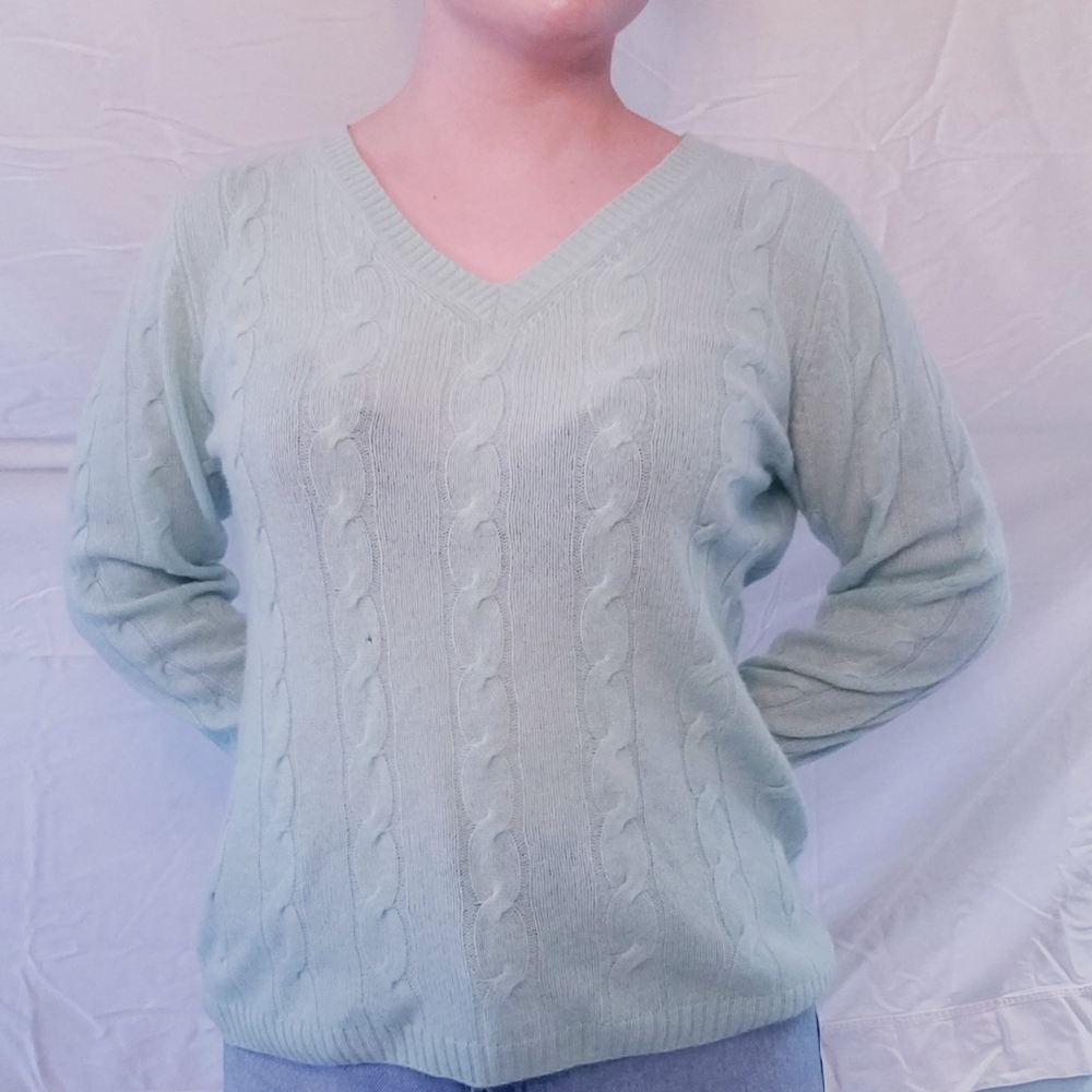 V-neck turquoise cashmere sweater